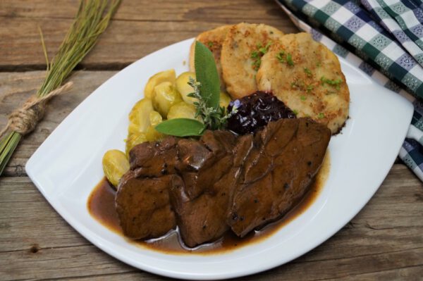 KücheDaheim - Hirschkalbskeule nah