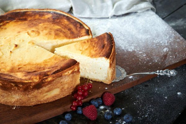 KücheDaheim - Käsekuchen angeschnitten